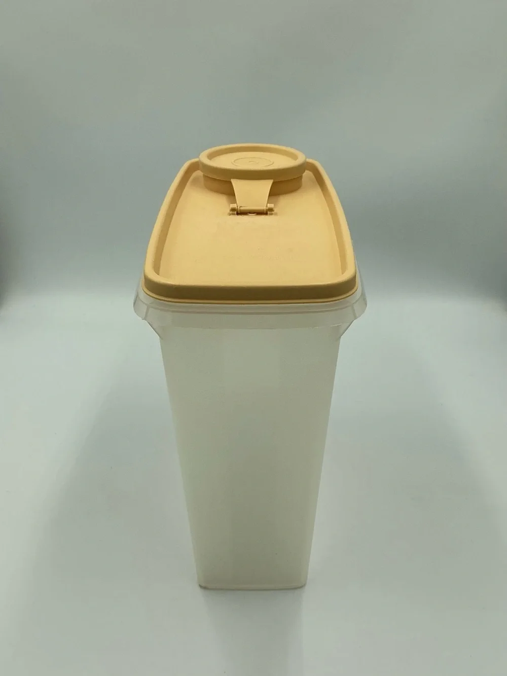 Vintage Tupperware Set of 2 Cereal Snack Keeper Containers Yellow & Beige w/Lids